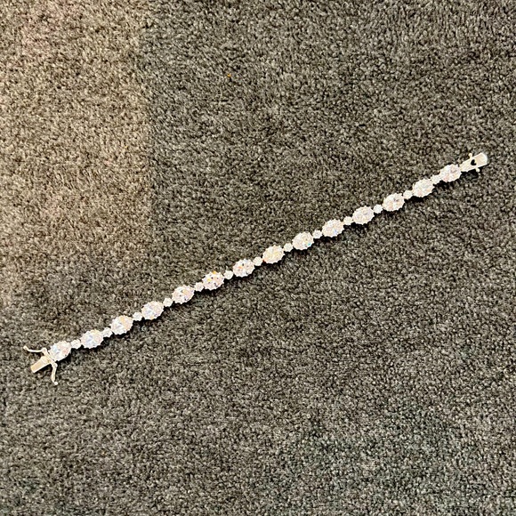 DiamondAura Jewelry - DiamondAura Rivière bracelet 7.5 inches